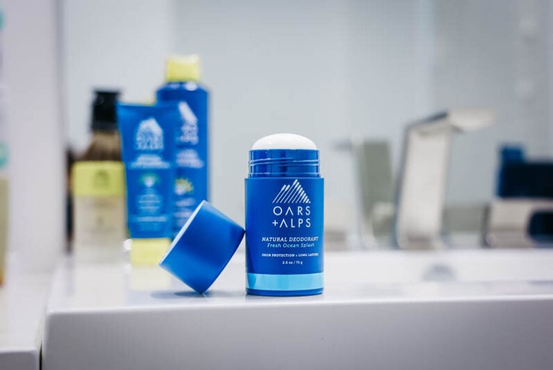 6 Best Deodorants That Don’t Stain Clothes for Men (2023)