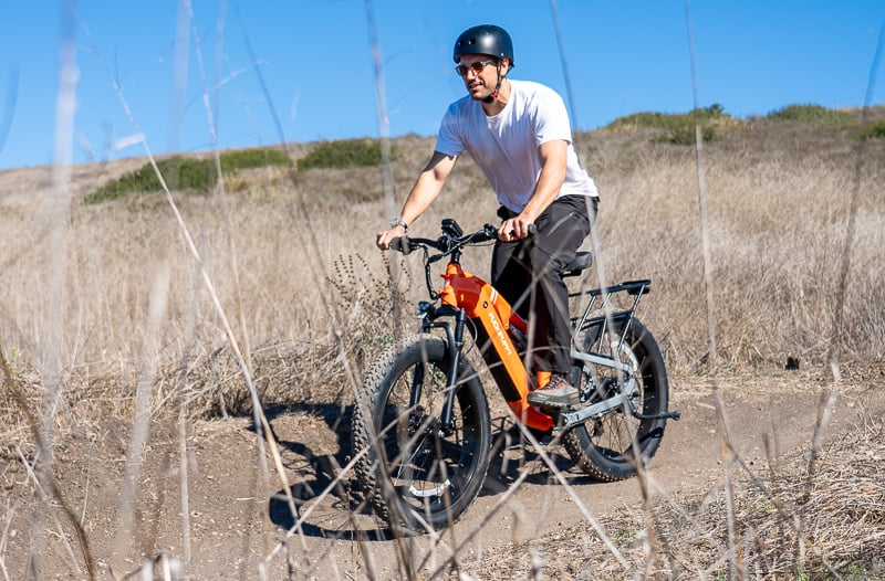 Model riding trail on Puckipuppy Labrador Pro