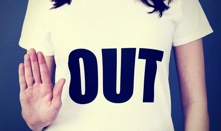 38 Lessons: The Ultimate Guide to Men's Fashion From a Female Perspective 116 Girl with out t-shirt on holding hand up