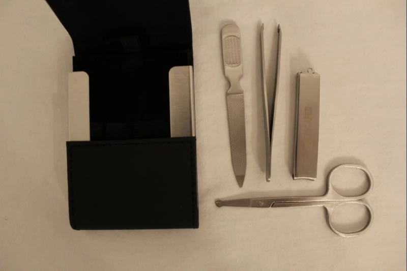 Manscaped Review: Should You Trust It With Your Precious Cargo? 84 Manscaped Shears 2.0 grooming kit components