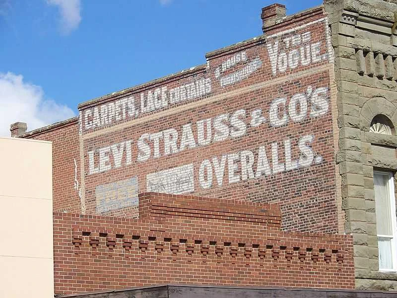 800px-Levi_Strauss_sign