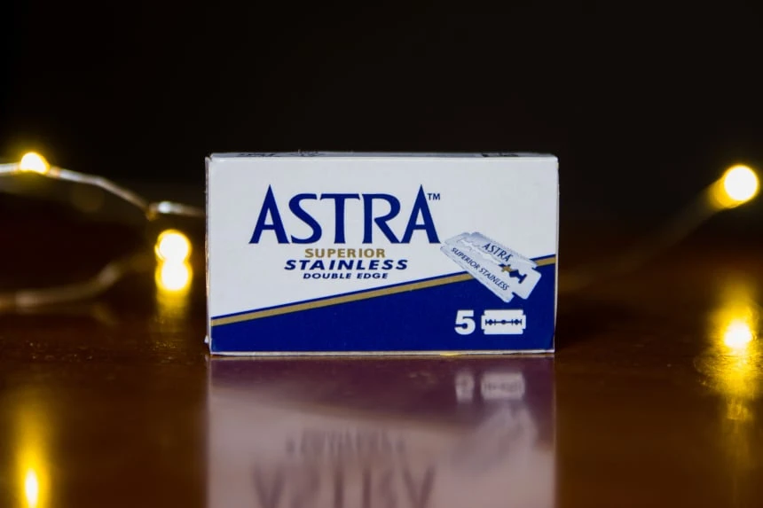 The Personal Barber Review: Drug Store Runs No More? 64 Astra Superior Stainless Replacement Blades from The Personal Barber Subscription Box