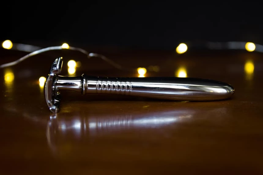 The Personal Barber Review: Drug Store Runs No More? 60 The Personal Barber Premium Double Edged Safety Razor Side On