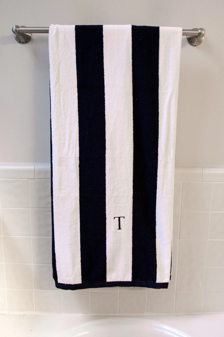 Luxor Linens Review (+ How to Keep Your Sheets Tight With the Bed Scrunchie) 67 Luxor Linens Anatalya Egyptian Cotton Resort Beach Towel on towel rack