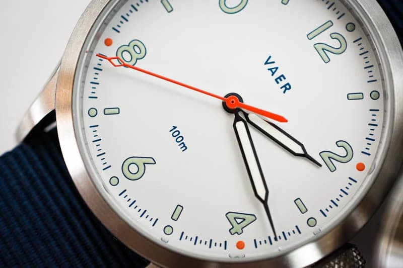 vaer s5 white dial closeup hour and minute hand detail