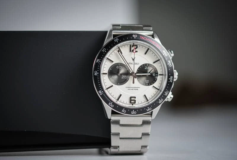 4 Types of Watches Every Man Should Own for Maximum Versatility 35 Vincero Apex hanging on black packaging