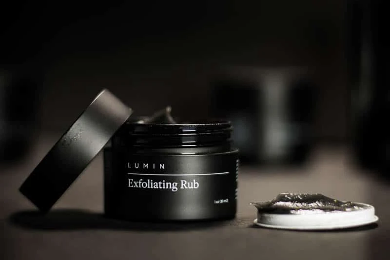 Lumin exfoliating scrub