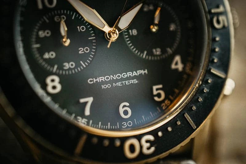 Vincero Outrider chronograph detail