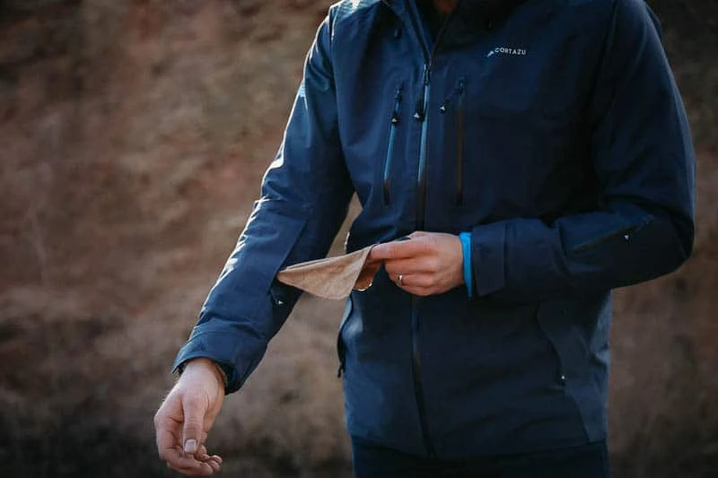 Cortazu Review: Don’t Get Stuck on the Mountain 48 Cortazu goggle wiper in jacket