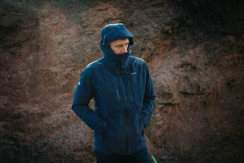Cortazu Review: Don’t Get Stuck on the Mountain 49 hard shell mountain Cortazu jacket with hood