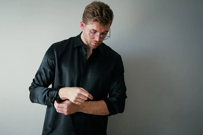 Man wearing silk Lilysilk button up