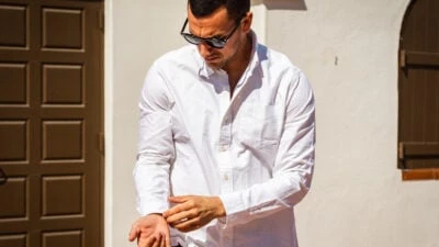 2022/03/Ben-Sherman-Review-Model-wearing-white-Brighton-oxford.jpgw3.webp