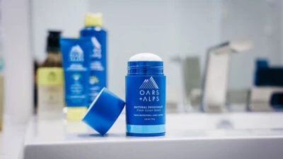 2022/05/Deodorant-That-Doesnt-Stain-Clothes-Oars-Alps-Natural-Deodorant-Fresh-Ocean-Splash-on-Counter.jpgw3.webp