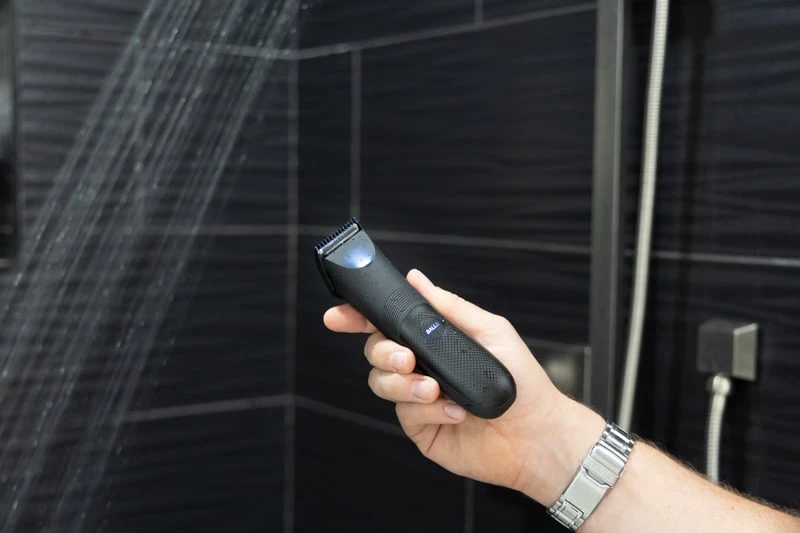 BALLS trimmer in shower 2