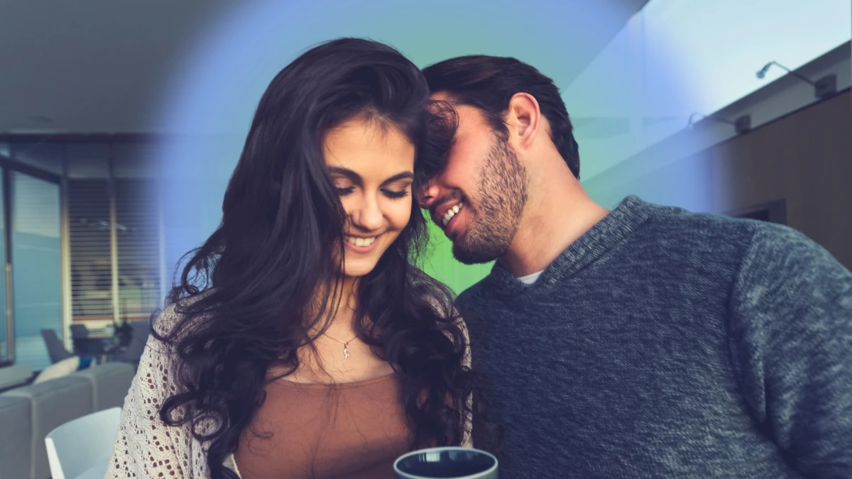 How-to-Flirt-With-a-Girl-8-Tips-Thatll-Make-You-a-Natural-Man-Flirting-with-Girl