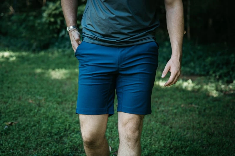 TRUWEAR Review: I Tried Their Most Popular Styles 37 TRUWEAR shorts navy on model