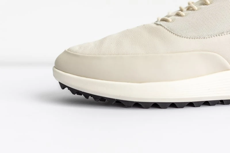 Wolf and Shepherd Crossover Golf CrateTech sole detail from side