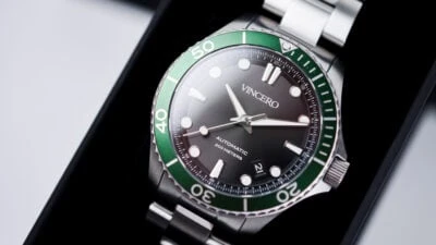 Vincero Argo Review Green Bezel and Black Dial Close Up