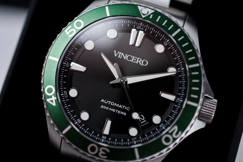 Vincero Argo dial detail