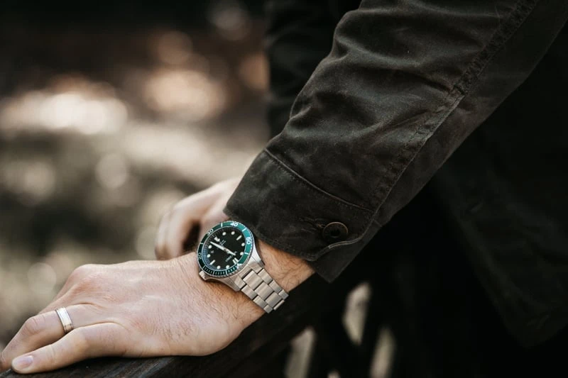 Vincero Argo on model