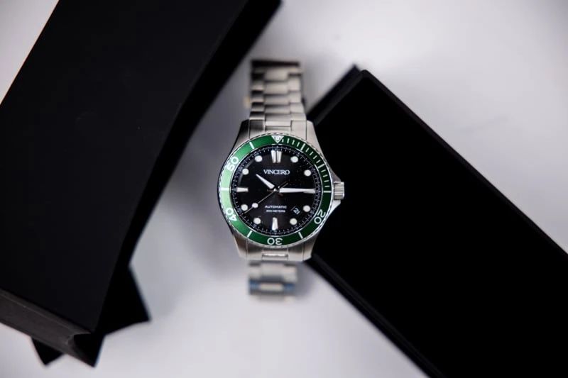 Vincero Argo on white background