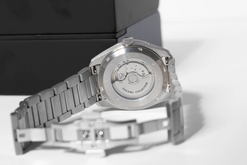 Vincero Reserve display case back showing miyota movement