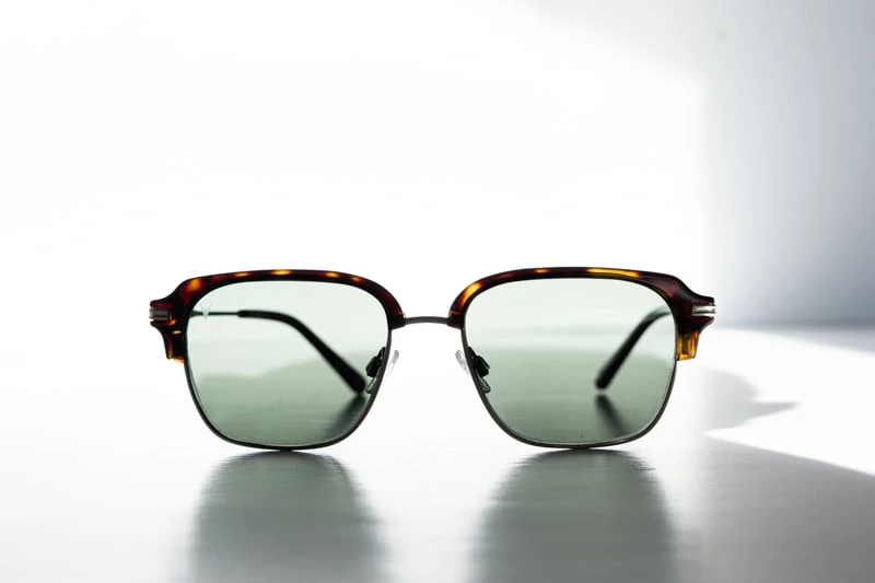 Vincero Sunglasses murphy frame shape display