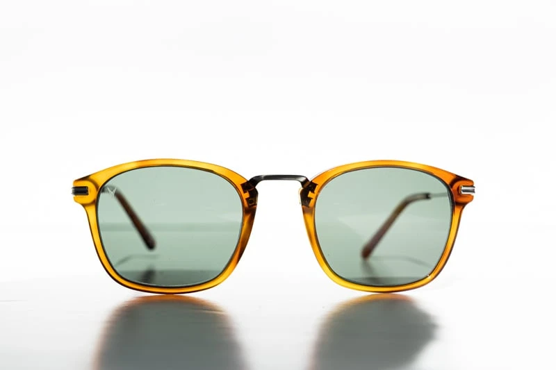Vincero Sunglasses oliver frame shape display