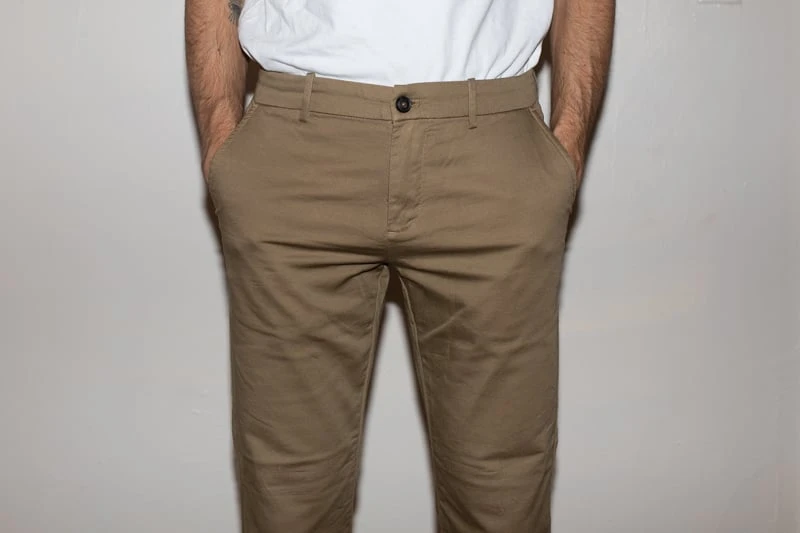Perry Ellis Review: Men’s Basics Designed for Real Life 58 Perry Ellis Anywhere Stretch Chino Pants from the front