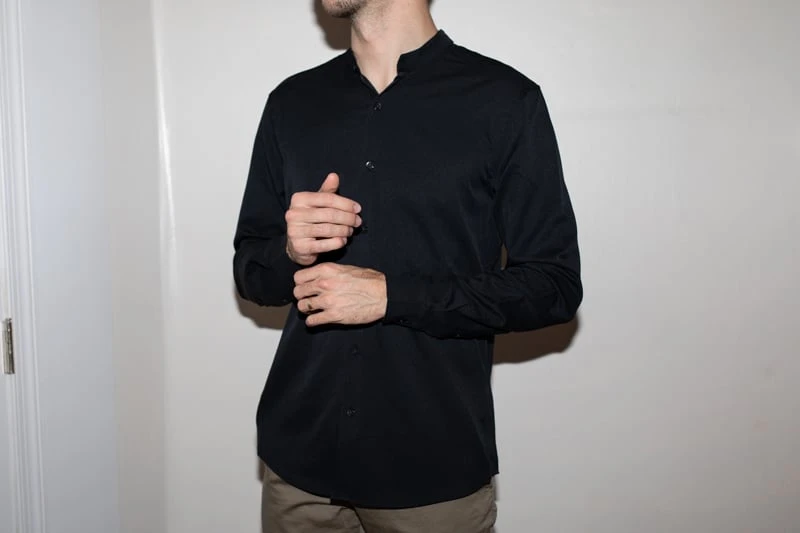 Perry Ellis Review: Men’s Basics Designed for Real Life 60 Perry Ellis Untucked Total Stretch Banded Collar Shirt from front