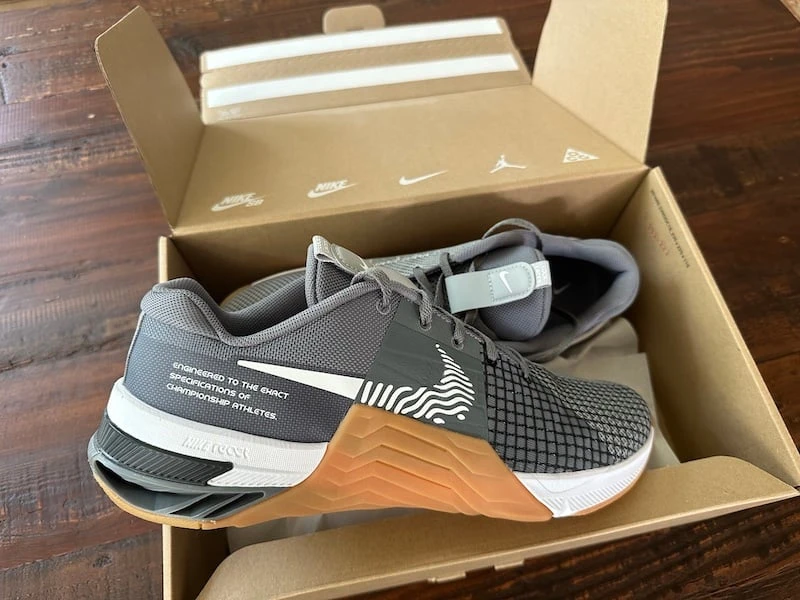 Nike Metcon 8 with shoebox