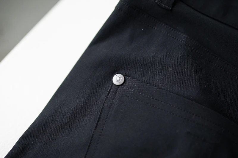 Vuori Meta Pant rivet detail