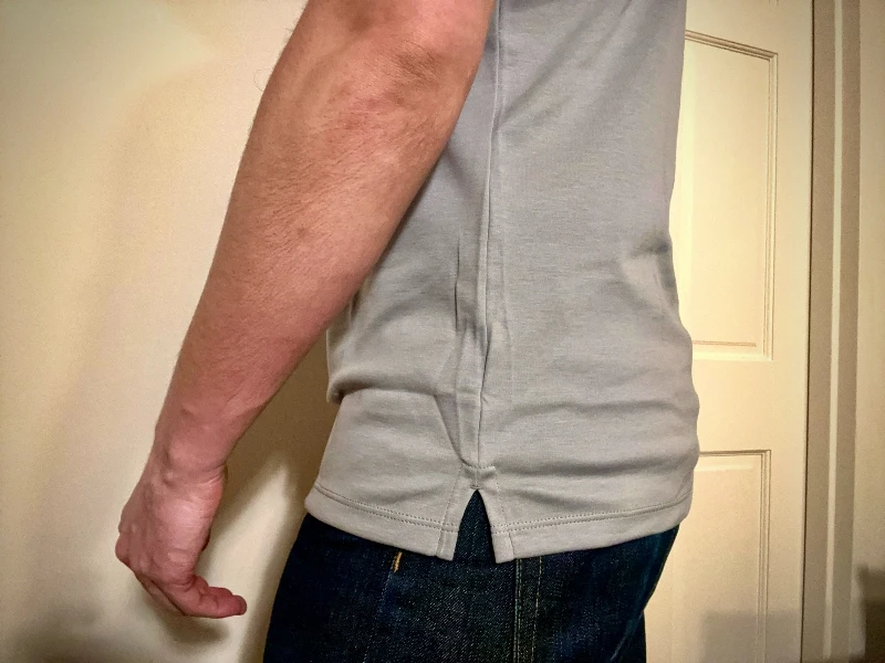 Robert Barakett Barakett V Tee Side Slit