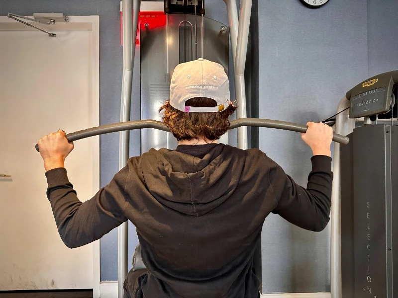 Robert Barakett Cortina Hoodie On Lat Pulldown