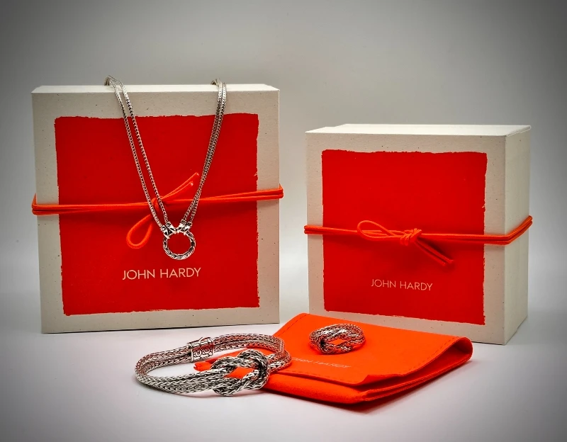 The Adult Man John Hardy Love Knot Collection Packaging 800