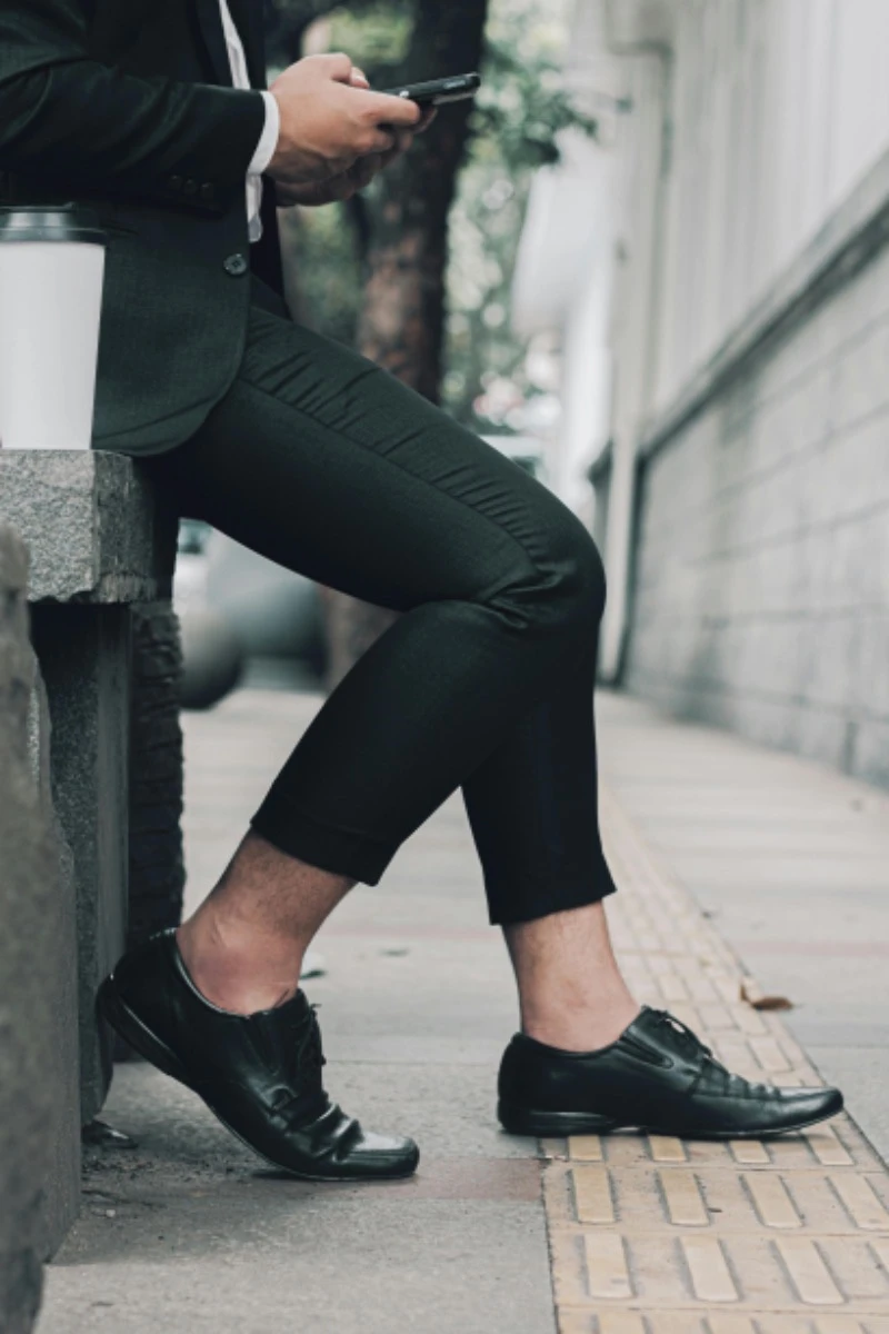 Close up of Photo Model Wearing Skinny Pants with Black Shoes