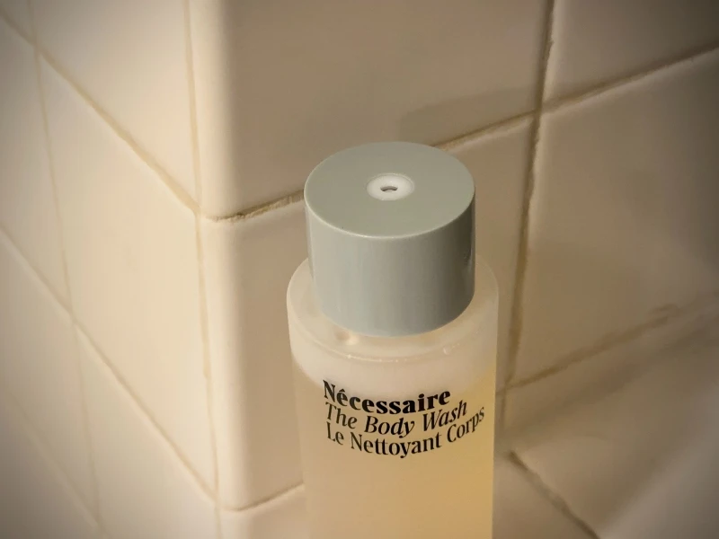 Necessaire The Body Wash Screw Top