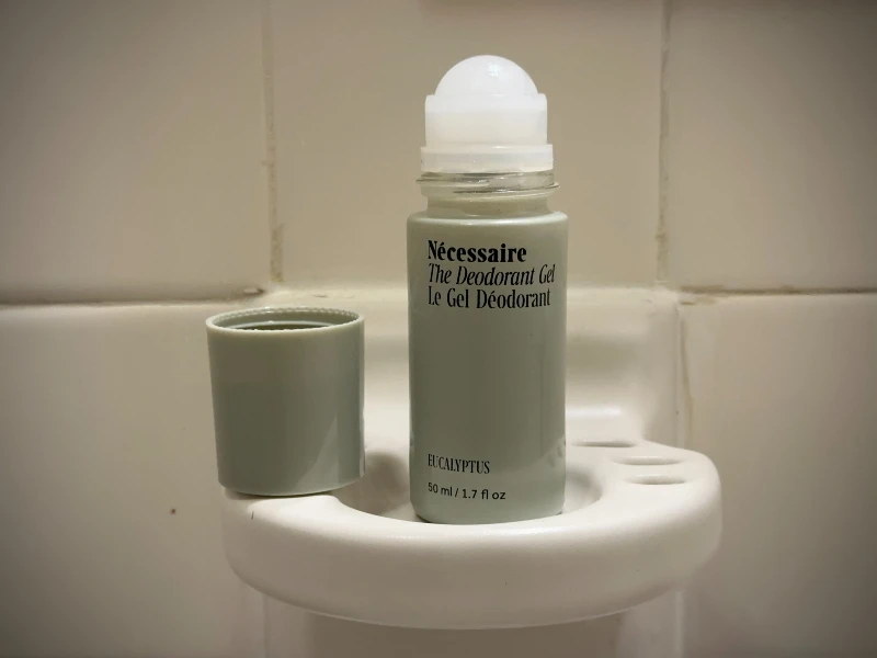 Necessaire The Deodorant Gel On Stand